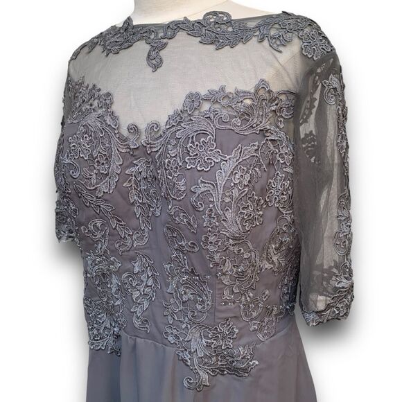 NWTs Mother of the Bride Groom Lacy Full Length Wedding Dress Formal size 18 W - Picture 8 of 12